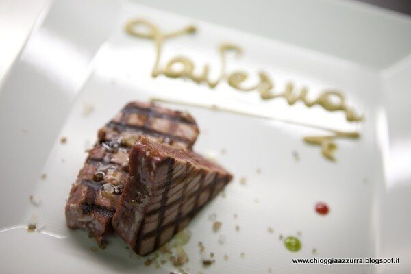 Tagliata di tonno rosso nostrano dell'Adriatico con senape al Prosecco